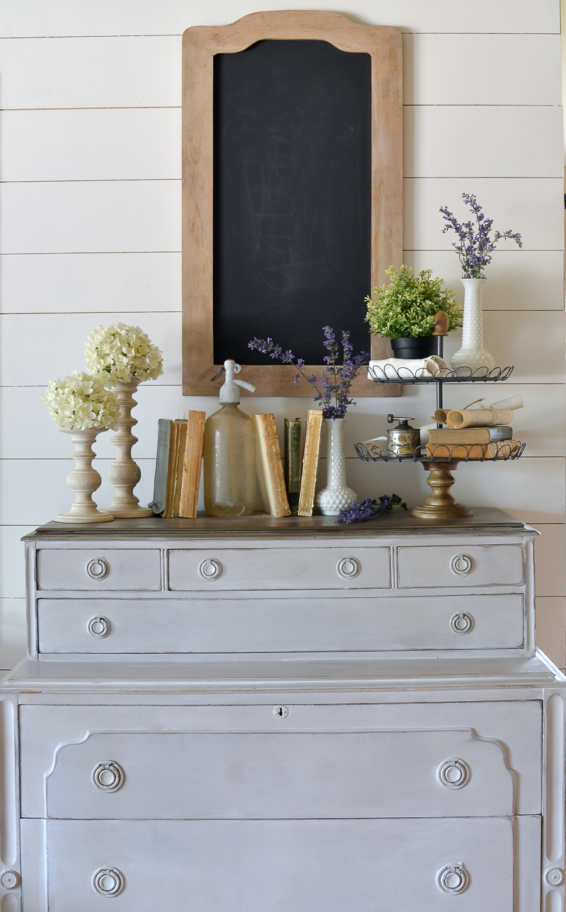 We have a wonderful Collection of New, Fabulous and Fun Farmhouse DIYS and Ideas. You will be so totally inspired by the DIYS and Home Decor! Enjoy!