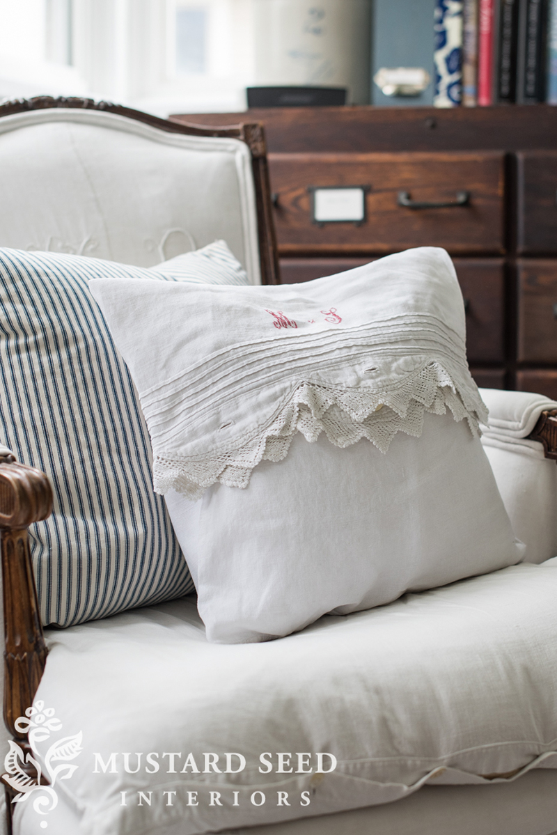 We have a wonderful Collection of New, Fabulous and Fun Farmhouse DIYS and Ideas. You will be so totally inspired by the DIYS and Home Decor! Enjoy!
