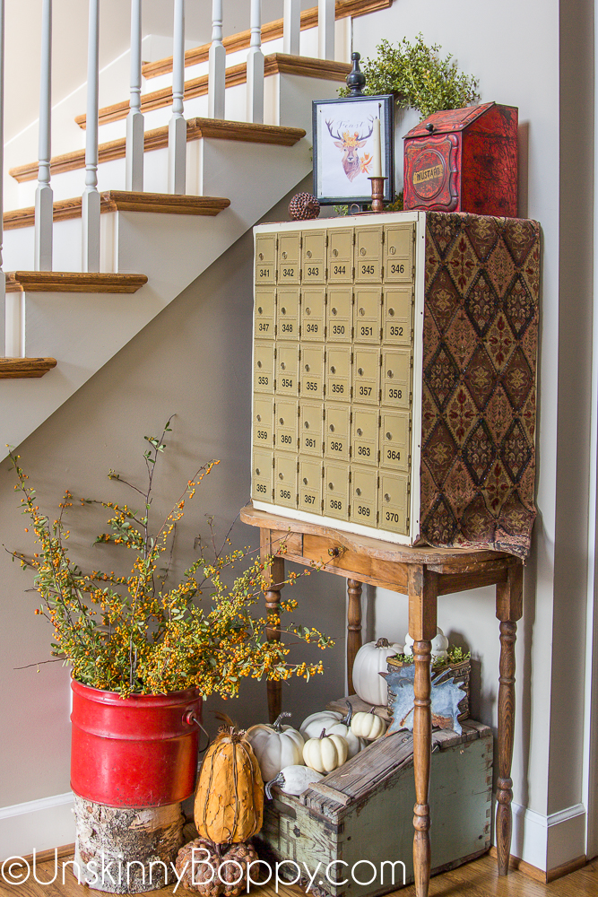 Come on in and check out some Unique and Clever Farmhouse Thrit Store Makeovers! Some of them look like they walked out the front door of Pottery Barn!