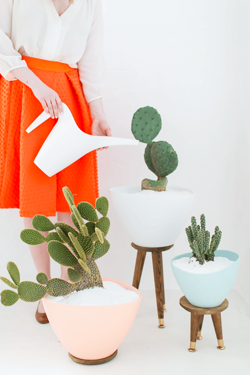 The Ultimate IKEA Hack Gift Collection is waiting for you! You will find a whole bunch of fabulous IKEA Hacks that make the perfect gift! Budget Friendsly!