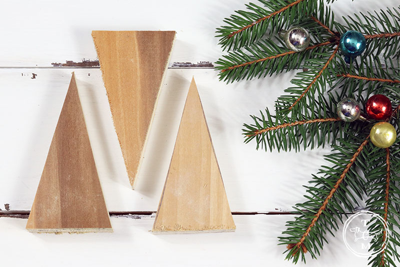 Quick and Easy DIY Farmhouse Christmas Ornaments that are just waiting for you to make them by the dozens! They have great Fixer Upper Style! Enjoy & Create