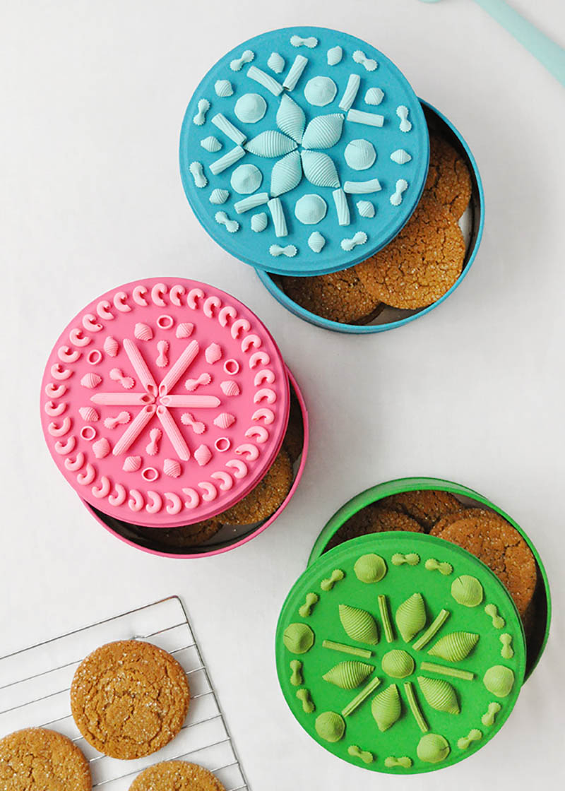 Fresh Last Minute Holiday Crafts to Make This Weekend! We have a whole bunch of new and fabulous Holiday Creations for you to make now or next year! ENJOY!