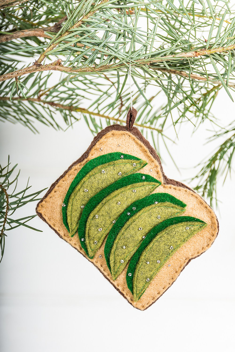 Fresh Last Minute Holiday Crafts to Make This Weekend! We have a whole bunch of new and fabulous Holiday Creations for you to make now or next year! ENJOY!