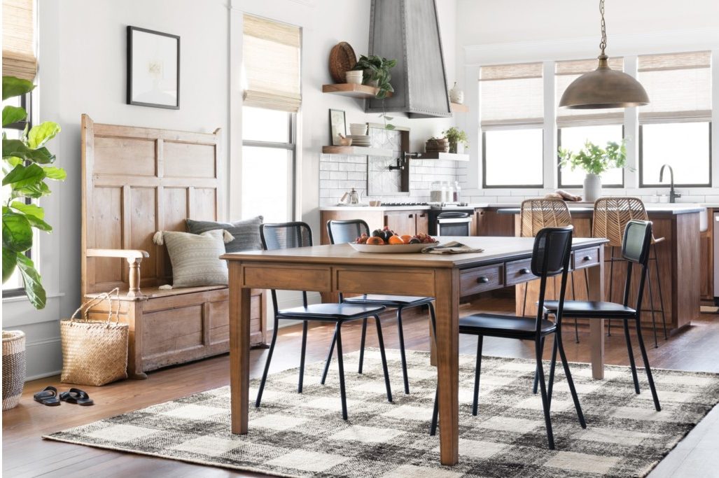 5 Foolproof Farmhouse Paint Colors You Can't Go Wront With! Hopefully this article will help you choose the Farmhouse Color you have been dreaming of.