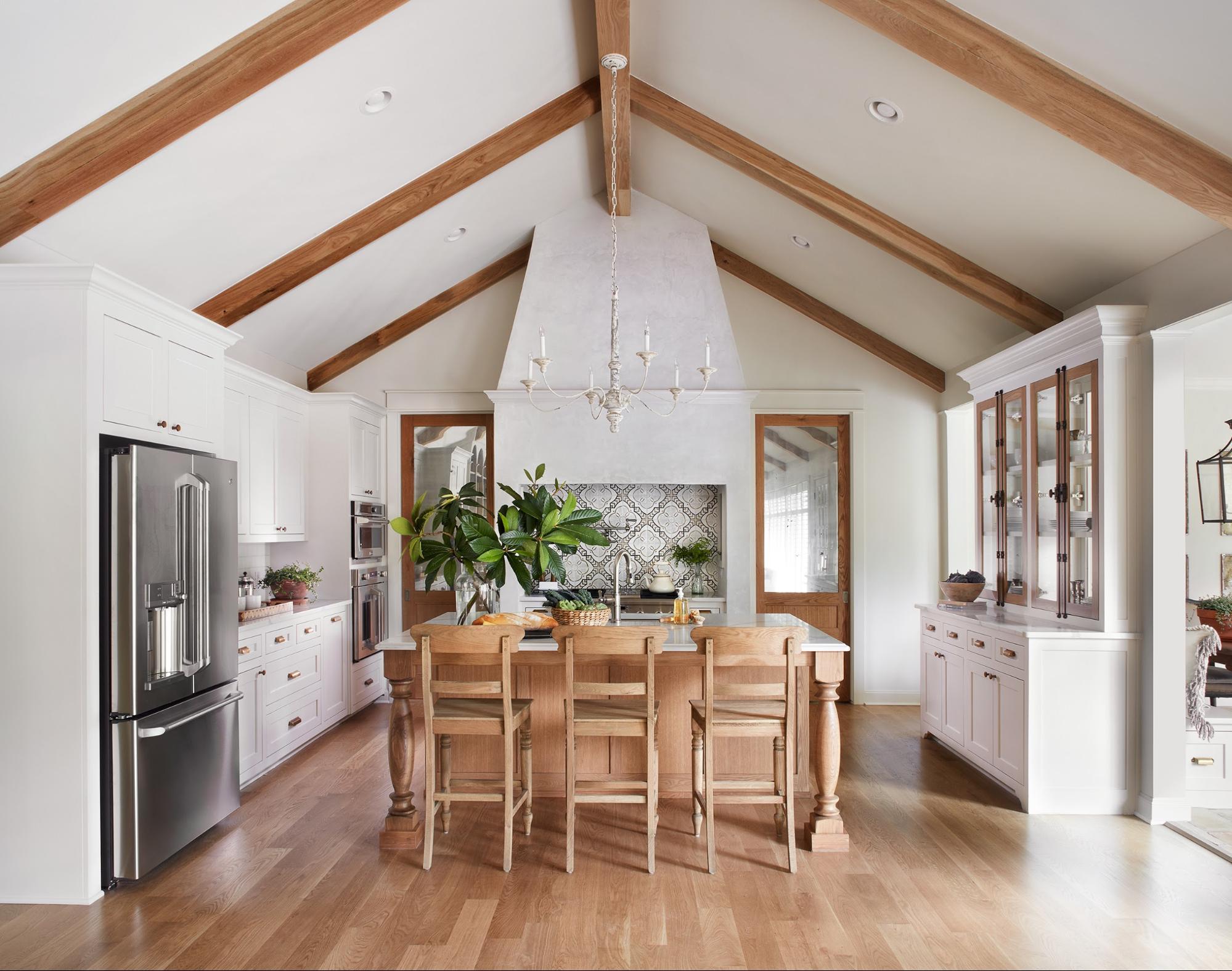 5 Foolproof Farmhouse Paint Colors You Can't Go Wront With! Hopefully this article will help you choose the Farmhouse Color you have been dreaming of.