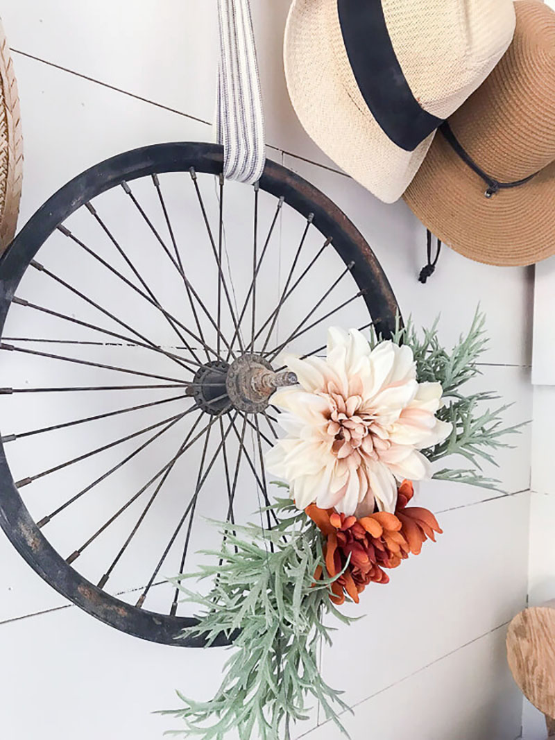 Get The Modern Fresh Farmhouse Look with These DIYS! Come and explore then make some Modern Farmhouse DIYS what will shine in your home.