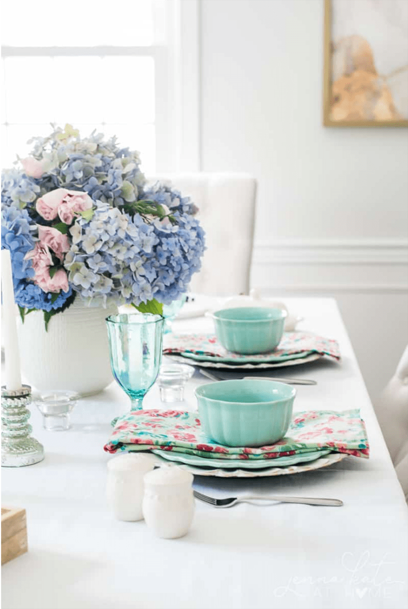 Fabulous and Fresh Farmhouse DIYS And Ideas are waiting to inspire you to create. All the newest happenings in the Farmhouse World