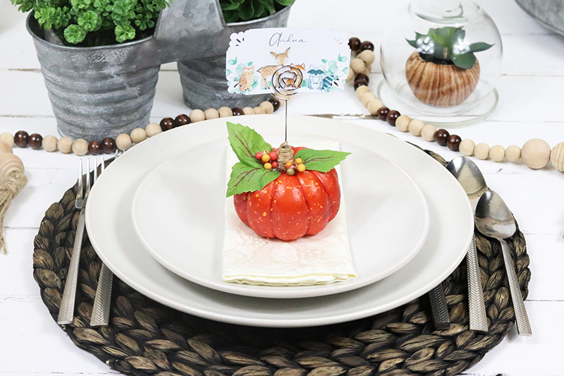 The Holiday Season is upon us so I know you will enjoy these DIY Dollar Store Hack Pumpkin Place Card Holders and the Free Printables are included.