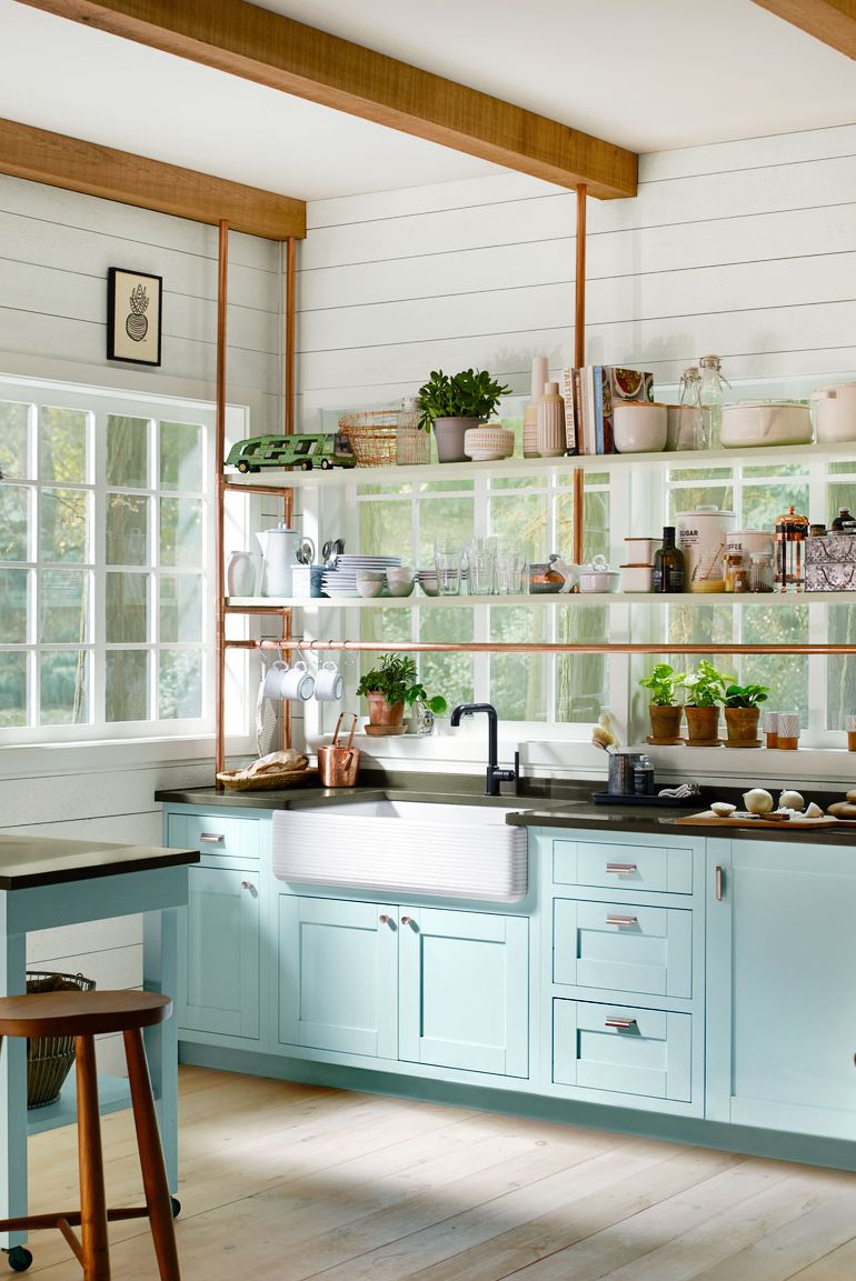 These Tips and Tricks for a Beautiful Home Year Round will help you keep your Farmhouse Flair Alive! It's easy and it doesn't have to break the budget!