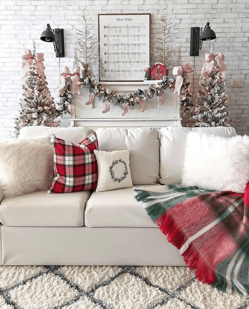 Fabulous and Fresh Farmhouse DIYS and Ideas are waiting to inspire you to create. All the newest happenings in the Farmhouse World all in one place to enjoy!