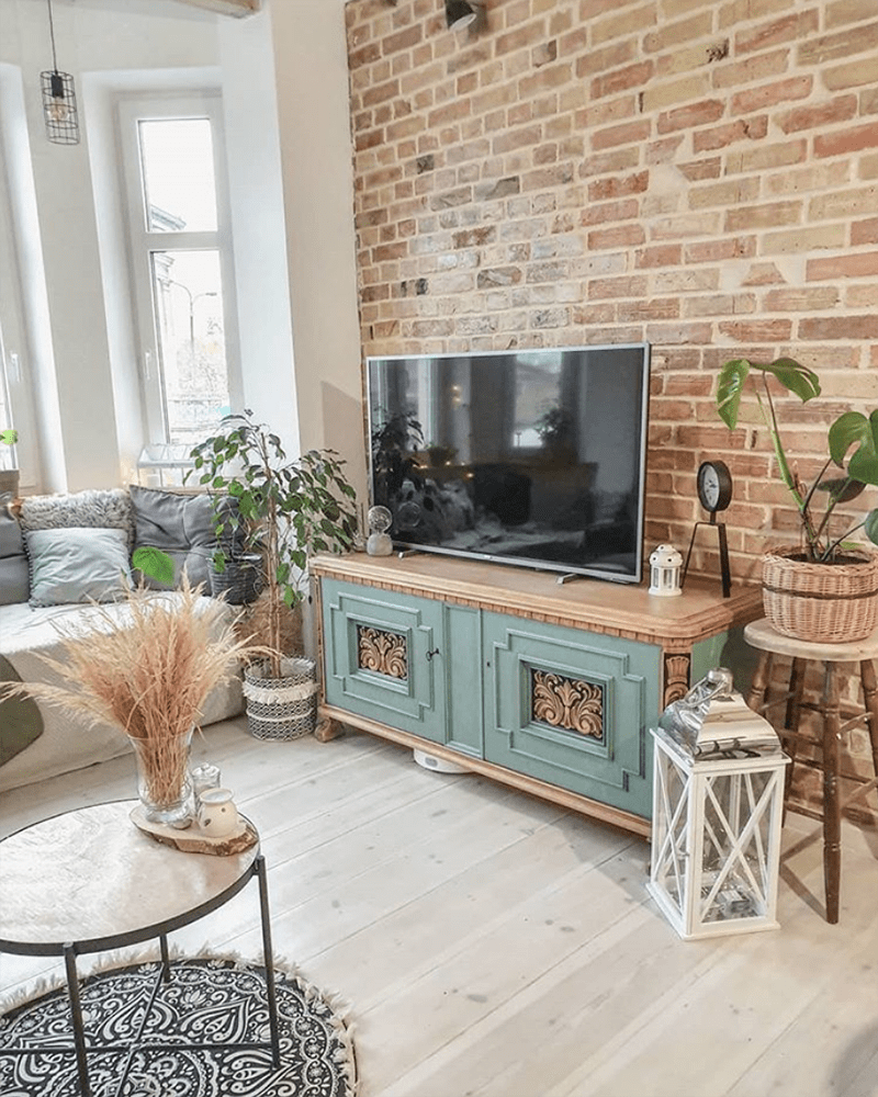 Fabulous and Fresh Farmhouse DIYS and Ideas are waiting to inspire you to create. All the newest happenings in the Farmhouse World all in one place to enjoy!