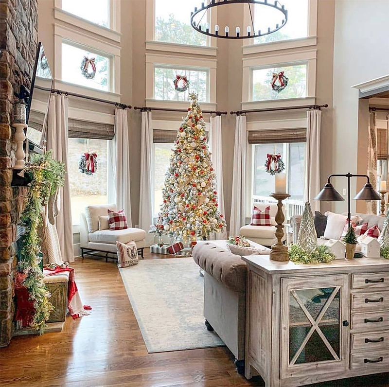 Fabulous and Fresh Holiday Farmhouse DIYS and Ideas are waiting to inspire you to create. All the newest happenings in the Farmhouse World all in one place.
