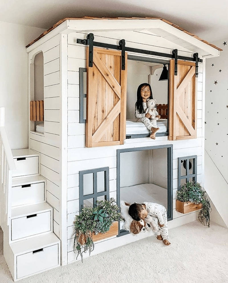 Fabulous and Fresh Holiday Farmhouse DIYS and Ideas are waiting to inspire you to create. All the newest happenings in the Farmhouse World all in one place.