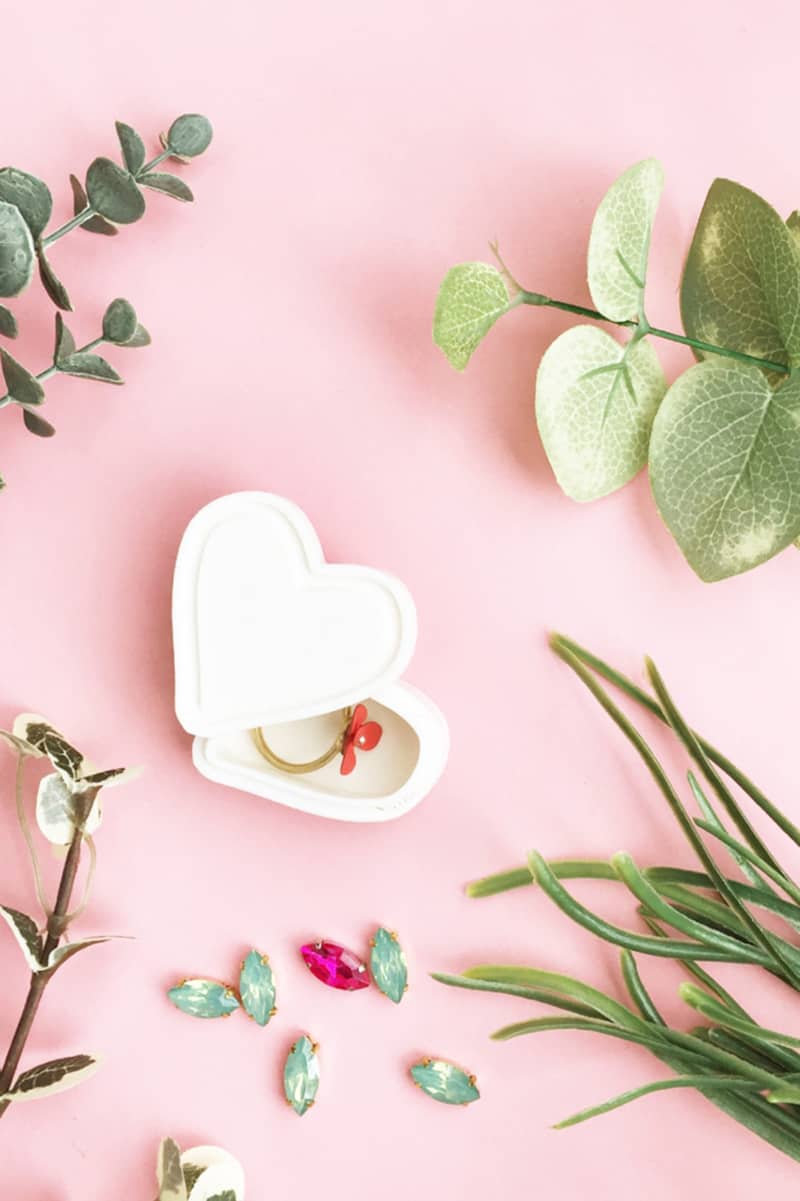 Time for some Fresh and Trendy DIY Crafts To Make This Weekend. So many inspirational Crafts are waiting for you to choose from. One is perfect to make this weekend!