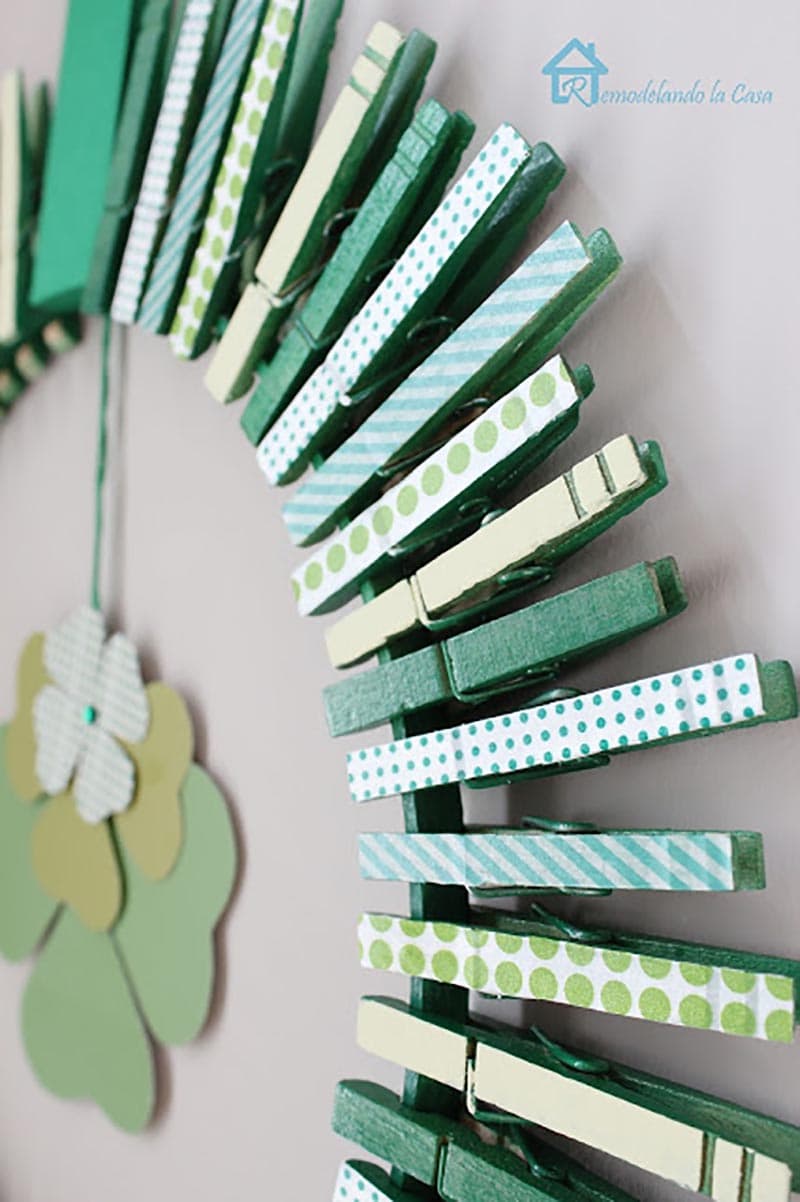 These DIY St. Patrick’s Day Wreaths will Bring Good Luck to All that walk through the door while one of these beauties is greeting them.