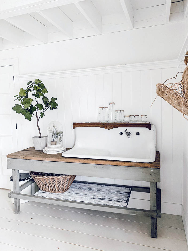 Fabulous and Fresh Farmhouse DIYS and Ideas are waiting to inspire you to create. All the newest happenings in the Farmhouse World all in one place to enjoy!