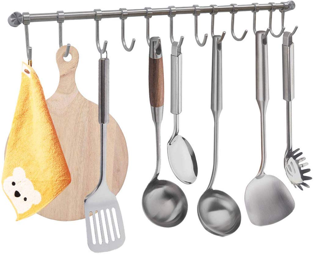 These 12 Ways to Organize Your Kitchen in 10 Minutes or Less are going to have you totally organized in no time! You won't believe what these little difference will make in your daily Kitchen Life!