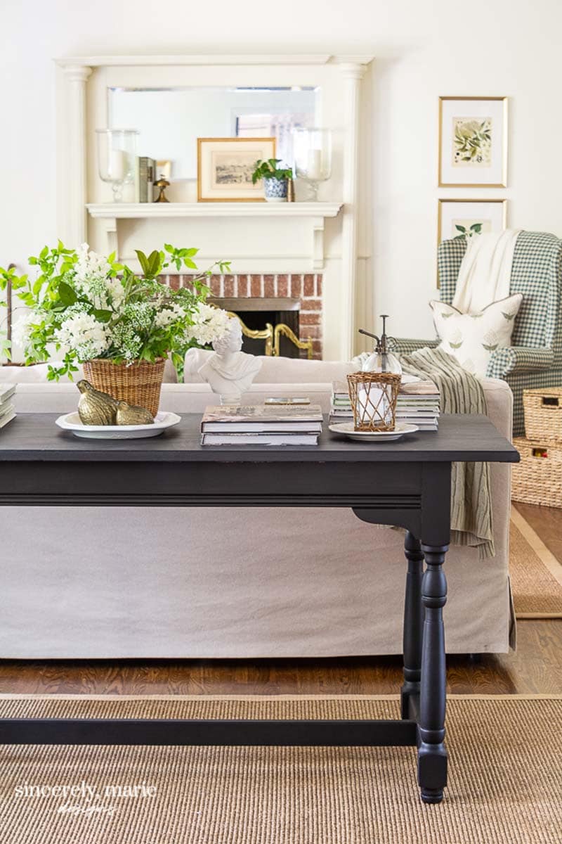 These Simple Fresh Farmhouse Spring Mantel Ideas could be just what you have been looking for. They have a wonderful Modern Farmhouse Vibe I know you will love.
