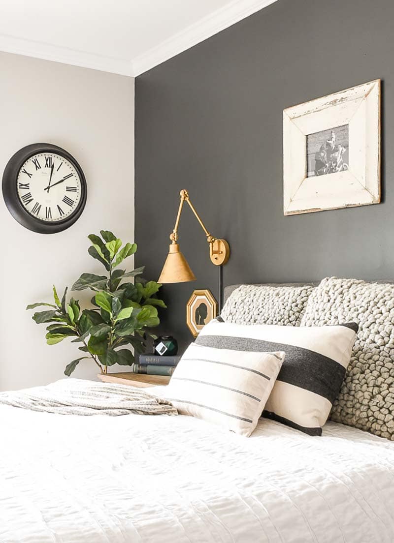 Fabulous and Fresh Farmhouse DIYS and Ideas are waiting to inspire you to create. All the newest projects in the Farmhouse World all in one place to enjoy!