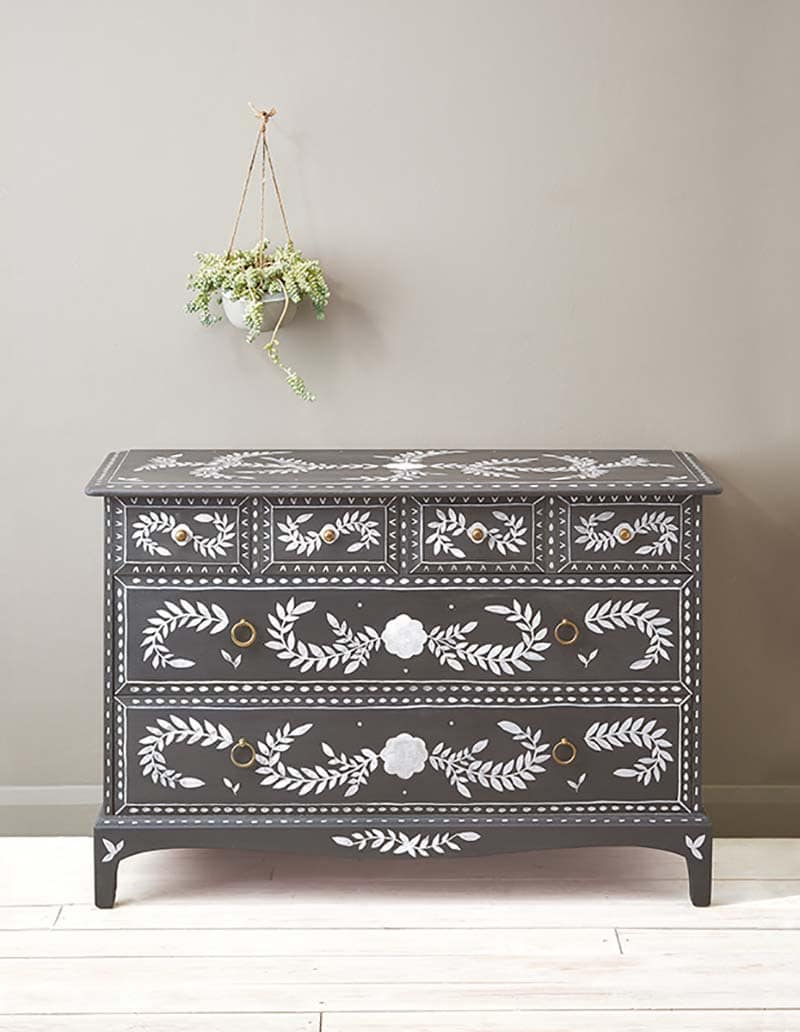 Fabulous and Fresh Farmhouse DIYS and Ideas are waiting to inspire you to create. All the newest projects in the Farmhouse World all in one place to enjoy!