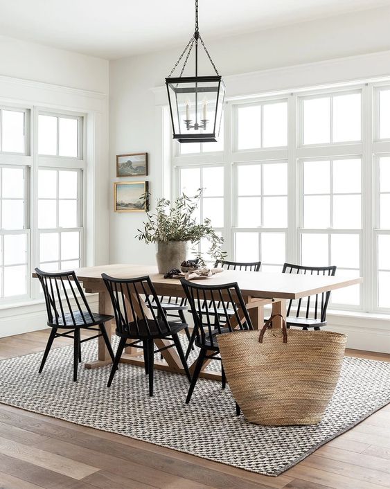 These 5 Simple Yet Productive Projects to Improve the Comfort of Your Home are not overwhelming projects, they are quick and easy ways to add a bit more coziness and comfort to your space.
