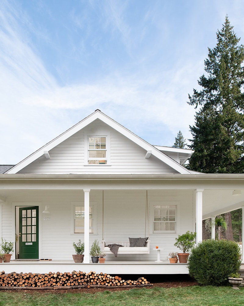 Fabulous and Fresh Farmhouse DIYS and Ideas are waiting to inspire you to create. All the newest projects in the Farmhouse World all in one place to enjoy!