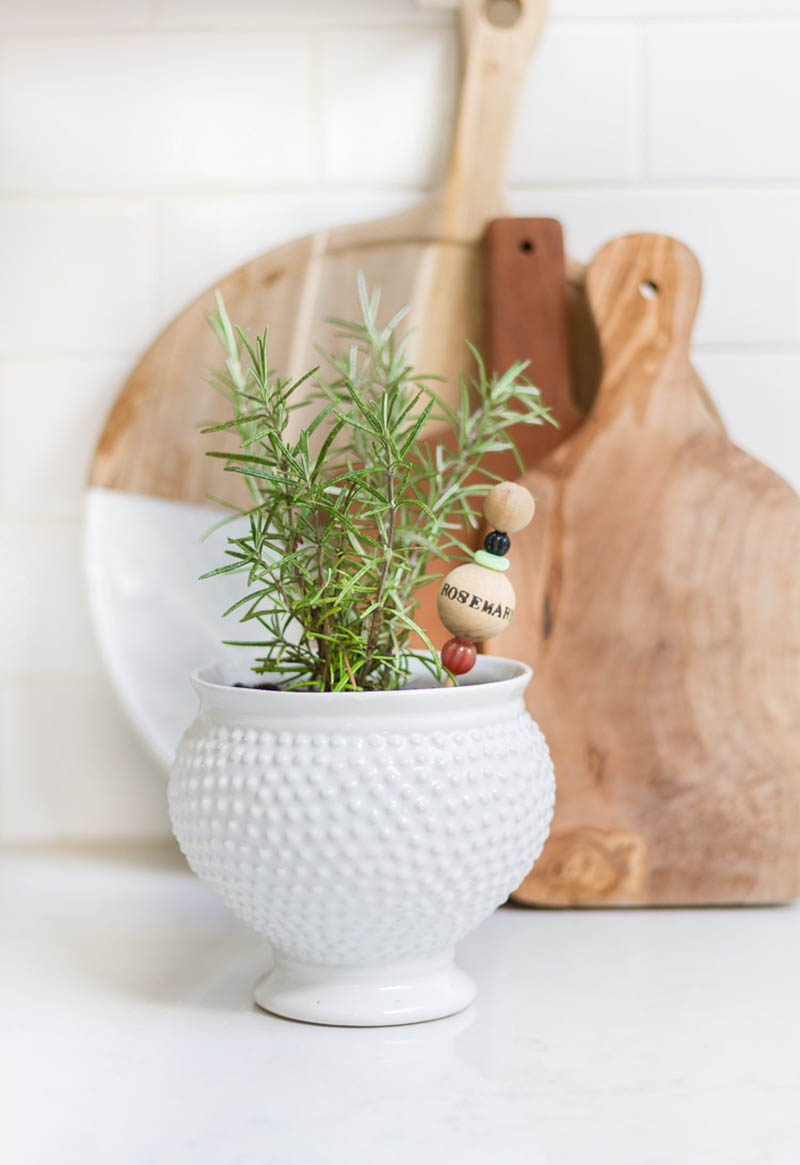 Time for some Fresh and Trendy DIY Crafts To Make This Weekend. So many inspirational Crafts are waiting for you to choose from. One is perfect to make this weekend!