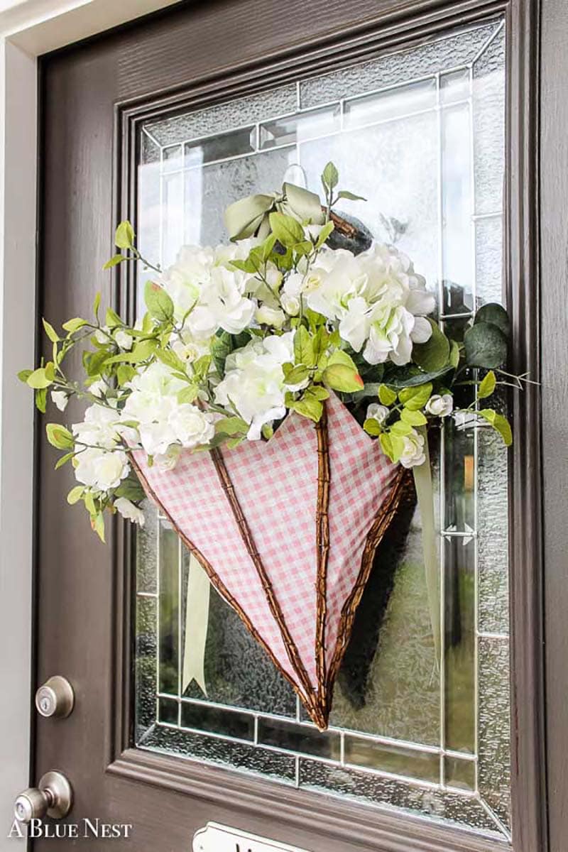 Time for some Fresh and Trendy DIY Crafts To Make This Weekend. So many inspirational Crafts are waiting for you to choose from. One is perfect to make this weekend!
