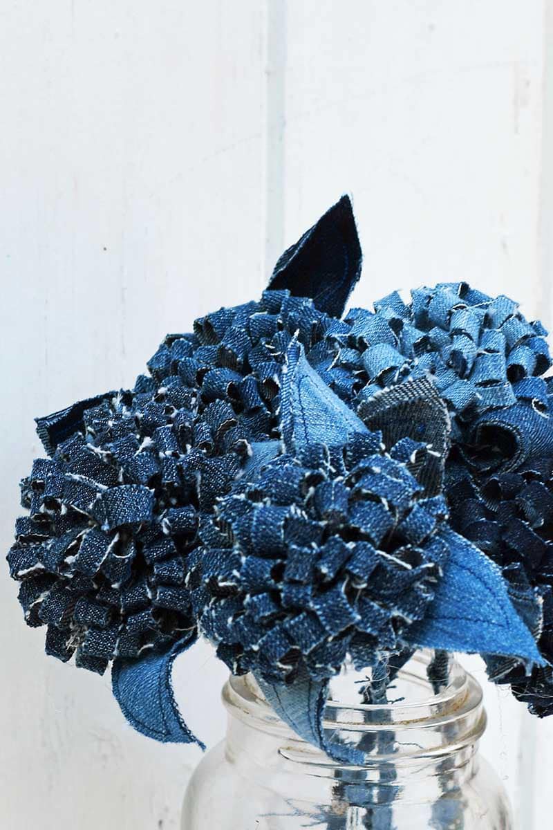 Time for some Fresh and Trendy DIY Crafts To Make This Weekend. So many inspirational Crafts are waiting for you to choose from. One is perfect to make this weekend!