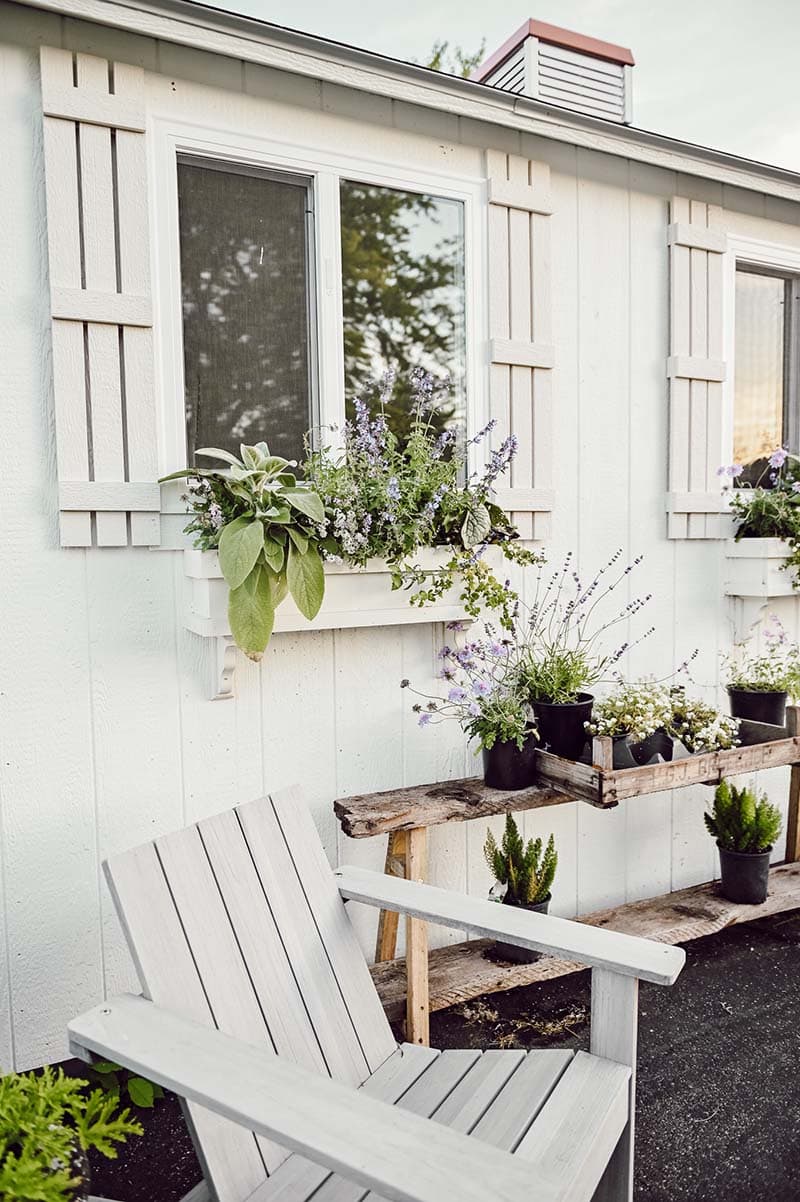 Fabulous and Fresh Farmhouse DIYS and Ideas are waiting to inspire you to create. All the newest projects in the Farmhouse World all in one place to enjoy!