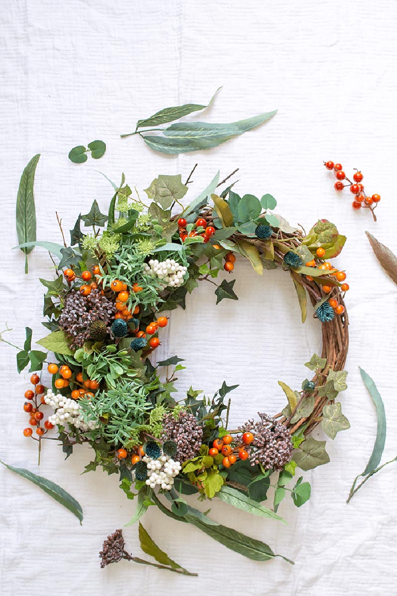 These 40 Fabulous Farmhouse Fall Wreath DIY Projects are going to fill your home with a gorgeous touch of the beautiful Season of Fall.