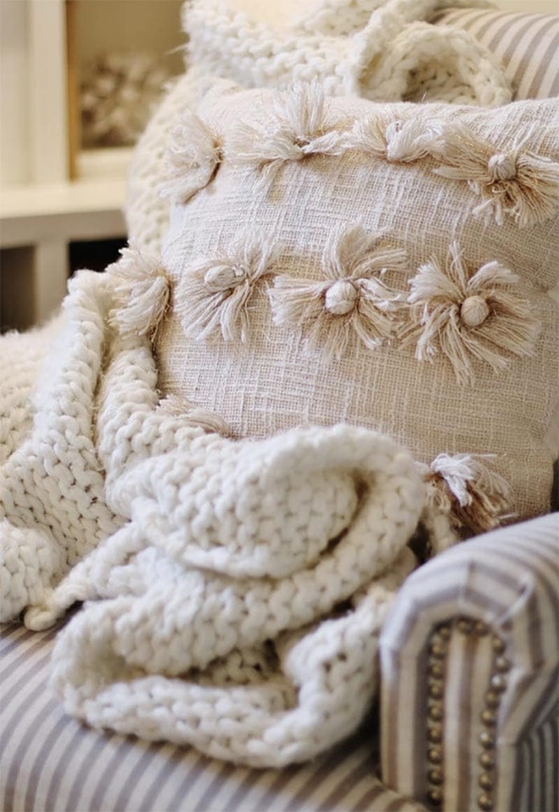 These Quick and Easy Charming Fall Farmhouse Ideas will help you transform your Home into a Magical Fall Wonderland on a Budget!