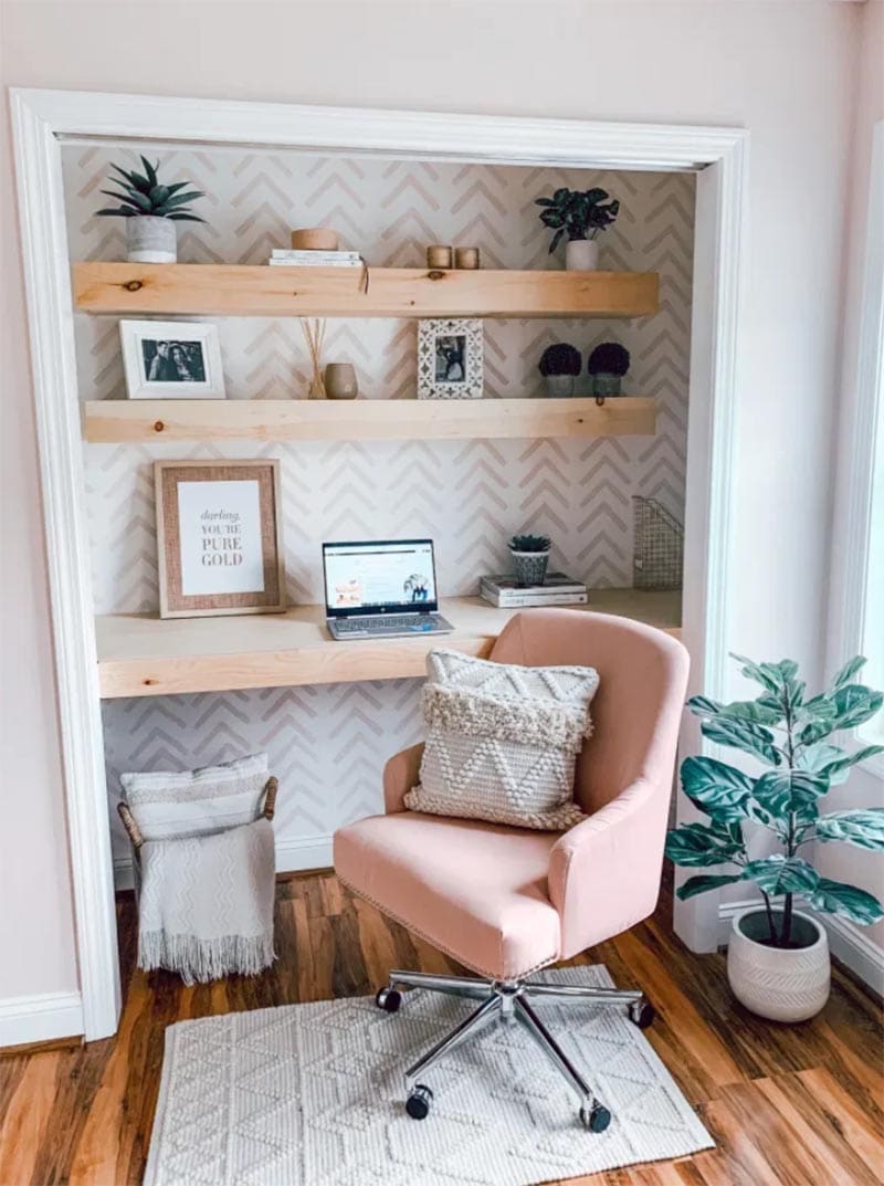 These Amazing Small Office Spaces are actually little creations you can probably find room for in your Home or Apartment with just a little rearranging.