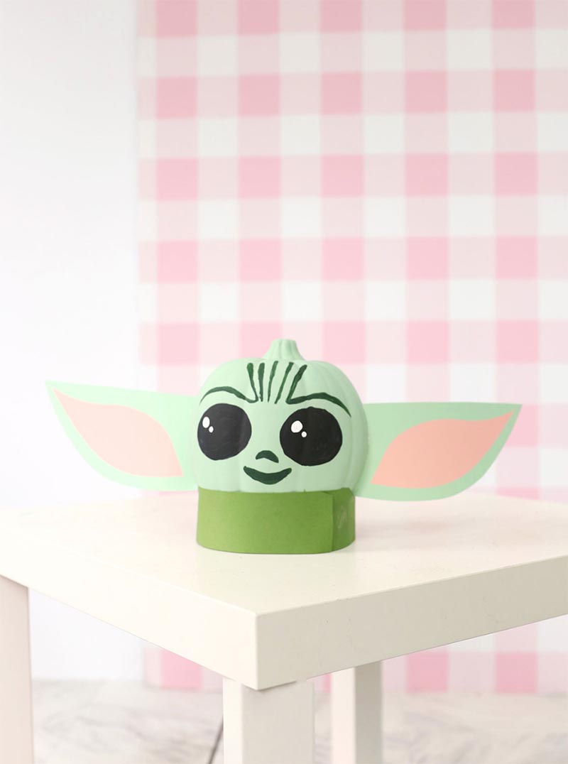 It is time for some Fresh and Trendy DIY Crafts To Make For The Fall! So many inspirational Crafts are waiting for you to choose from. One is perfect to make to celebrate the Season!