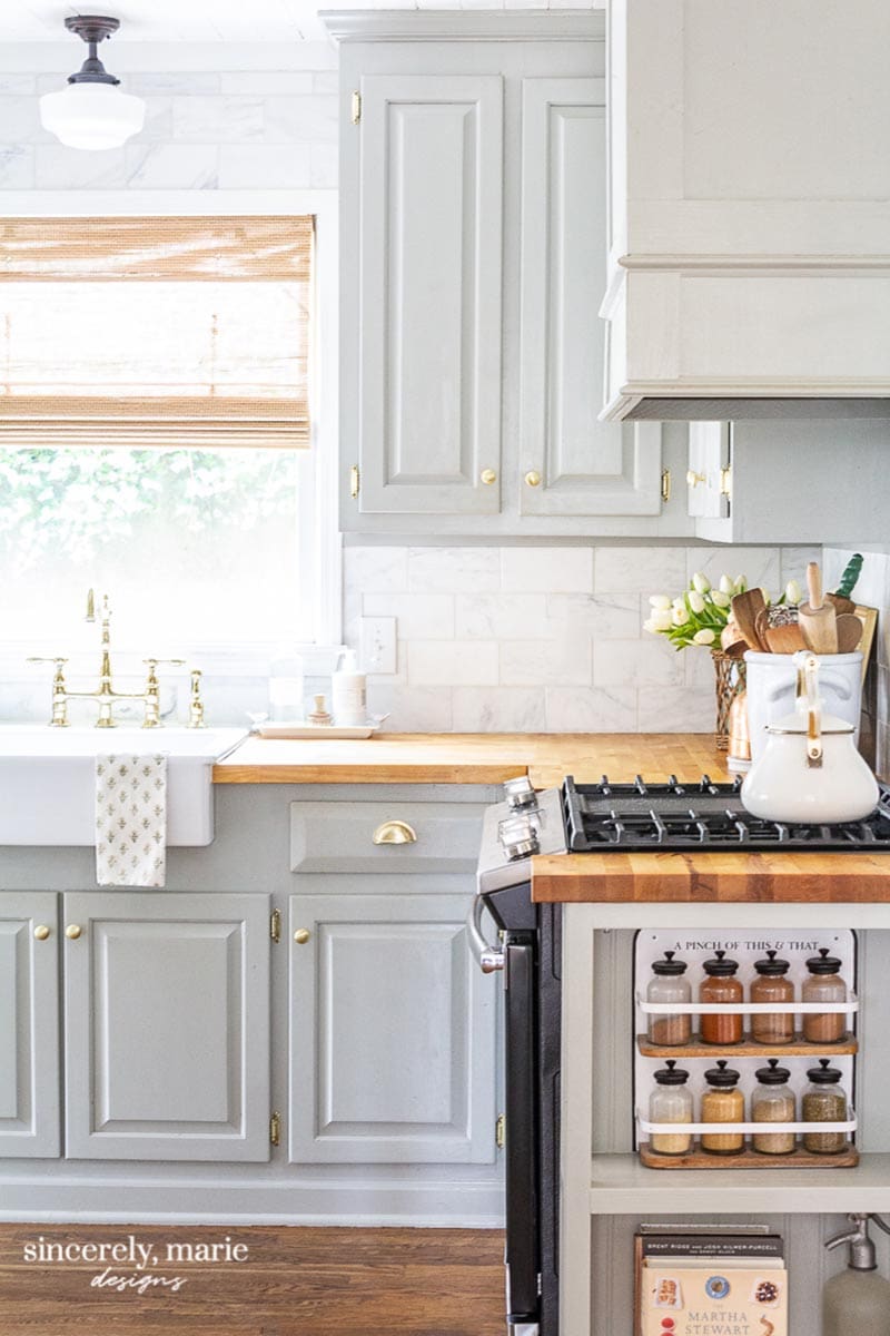Fabulous and Fresh Farmhouse DIYS and Ideas are waiting to inspire you to create. All the newest projects in the Farmhouse World all in one place to enjoy!