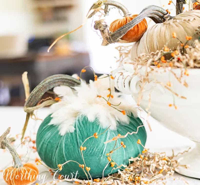 Fabulous and Fresh Farmhouse DIYS and Ideas are waiting to inspire you to create. All the newest projects in the Farmhouse World all in one place to enjoy!
