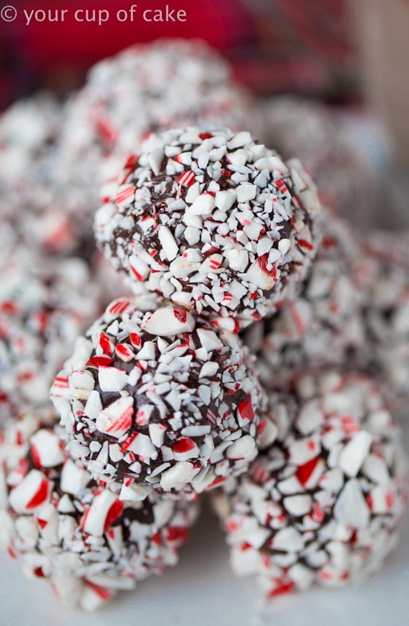 This Tasty Collection of Hot Chocolate Bombs is going to make you, family and friends very happy. Tons of recipes that taste simply amazing!