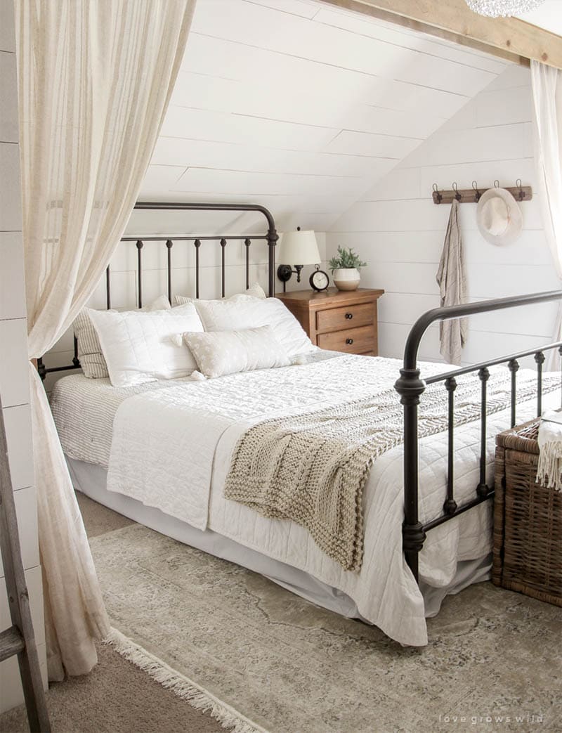 These Quick and Easy Budget Friendly Farmhouse Bedroom Updates could be just what you needed to bring a little extra cheer and charm to your space.