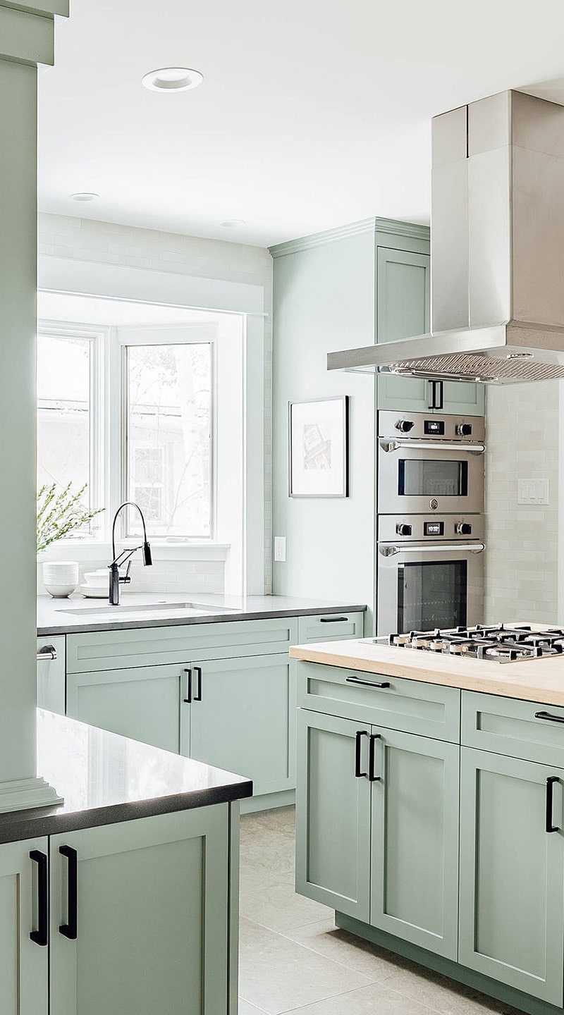 These Kitchen Trends That Offer Comfort and Inspiration will be around for a long time because they are fabulous and timeless! Some trends come and go... but I think most of them here are here to stay!