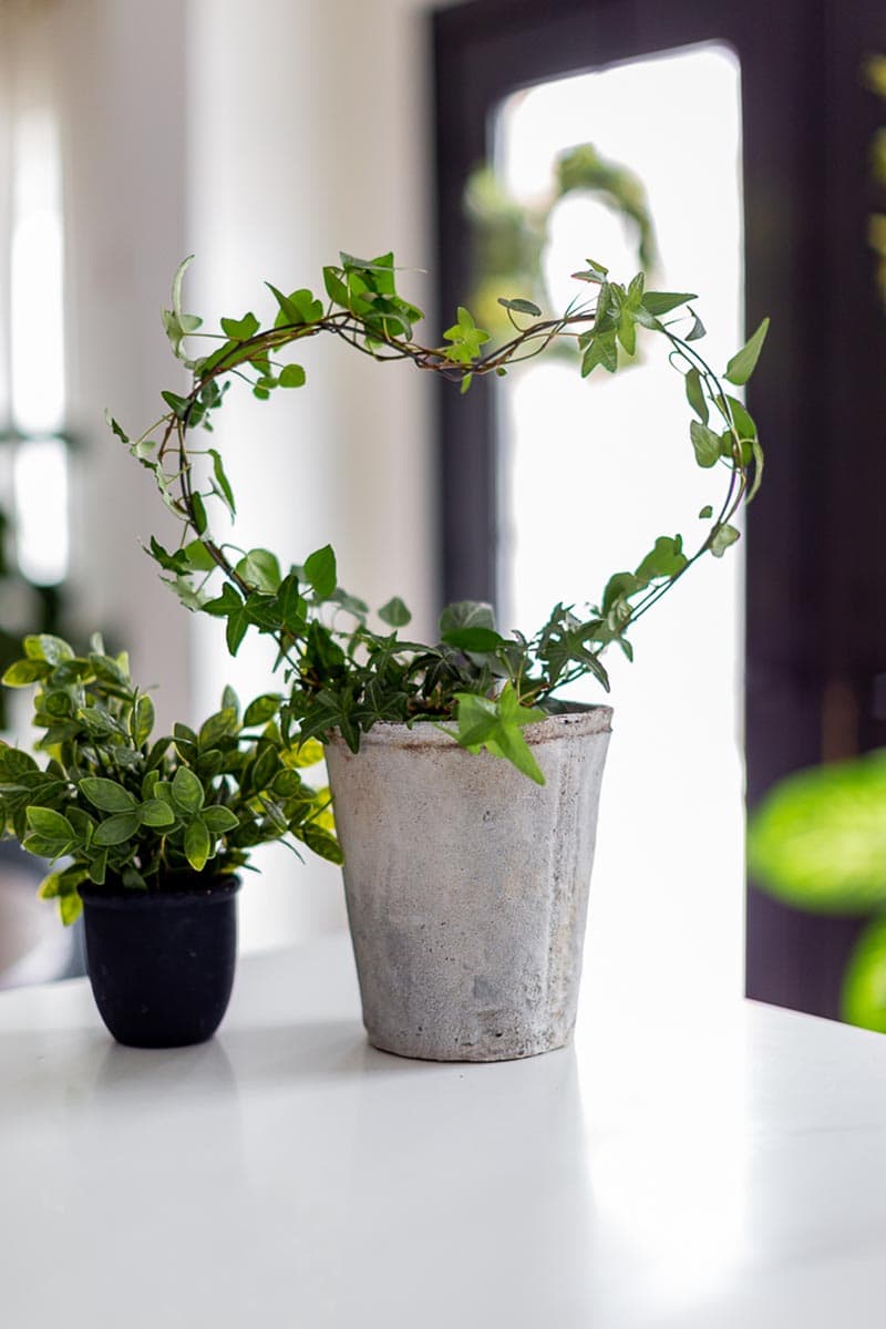 It is time for some Fresh and Trendy DIY Crafts To Make This Weekend. So many inspirational Crafts are waiting for you to choose from. One is perfect to make this weekend!