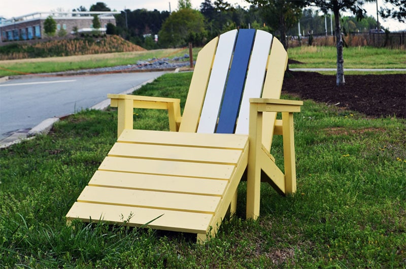 Here is a collection of Fabulous Outdoor DIY 2X4 Furniture Projects that will save you tons! Each piece is amazing and your budget will never feel the pinch but your yard will look incredible!