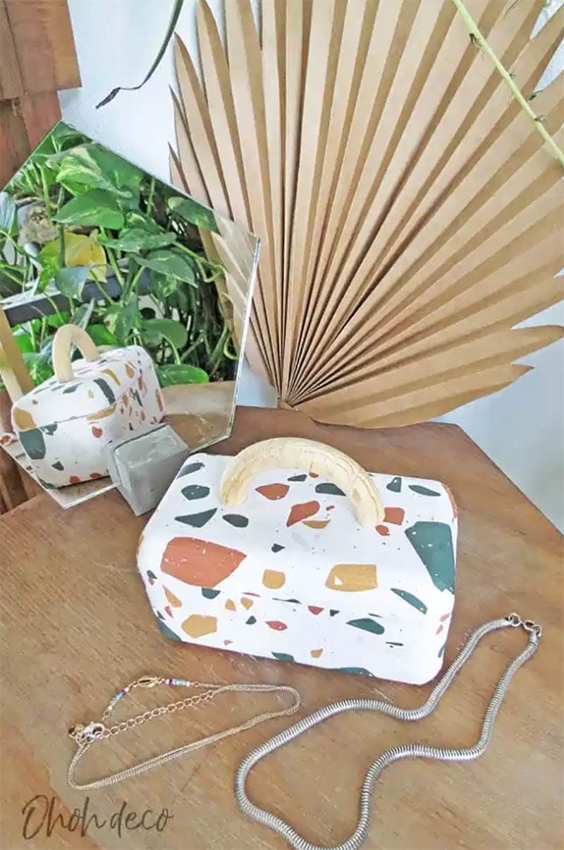 It is time for some Fresh and Trendy DIY Crafts To Make This Weekend. So many inspirational Crafts are waiting for you to choose from. One is perfect to make this weekend!