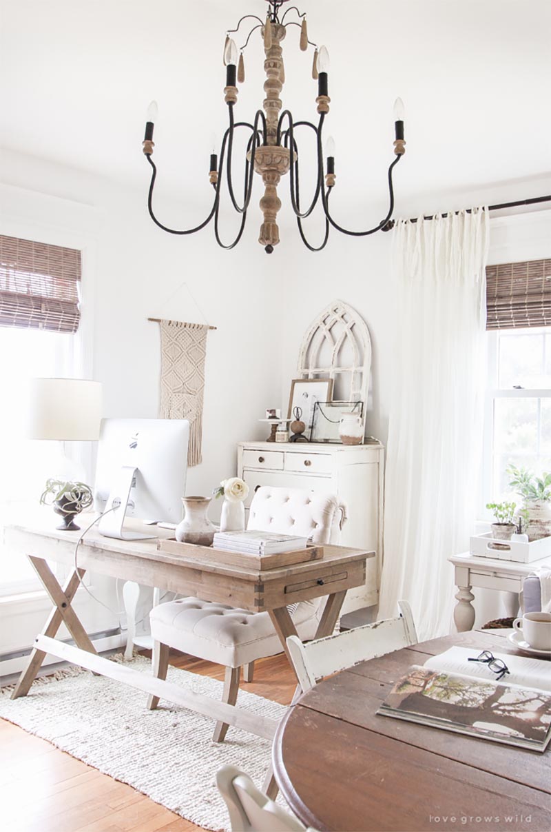 Spring is right around the corner… so to get things started here are 12 Quick and Easy Ways To Add Spring To Your Farmhouse Home.