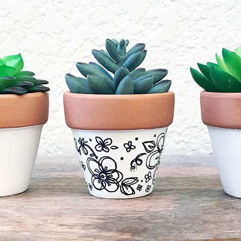 It is time for some Fresh and Trendy DIY Crafts To Make This Weekend. So many inspirational Crafts are waiting for you to choose from. One is perfect to make this weekend!