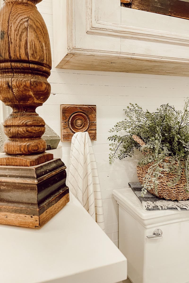 Fabulous and Fresh Farmhouse DIYS and Ideas are waiting to inspire you to create. All the newest projects in the Farmhouse World all in one place to enjoy!