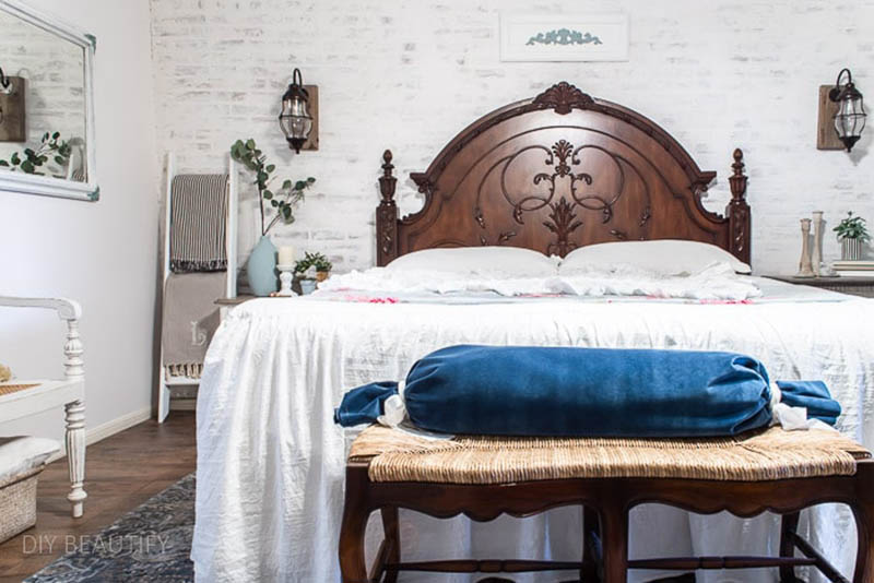 Fabulous and Fresh Farmhouse DIYS and Ideas are waiting to inspire you to create. All the newest projects in the Farmhouse World all in one place to enjoy!