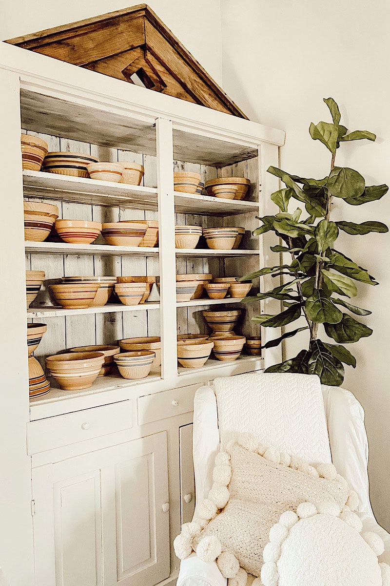 Adding Farmhouse Charm By Decorating With Baskets is very quick, easy and budget friendly. Baskets are so versatile! You are going to want to try them all!