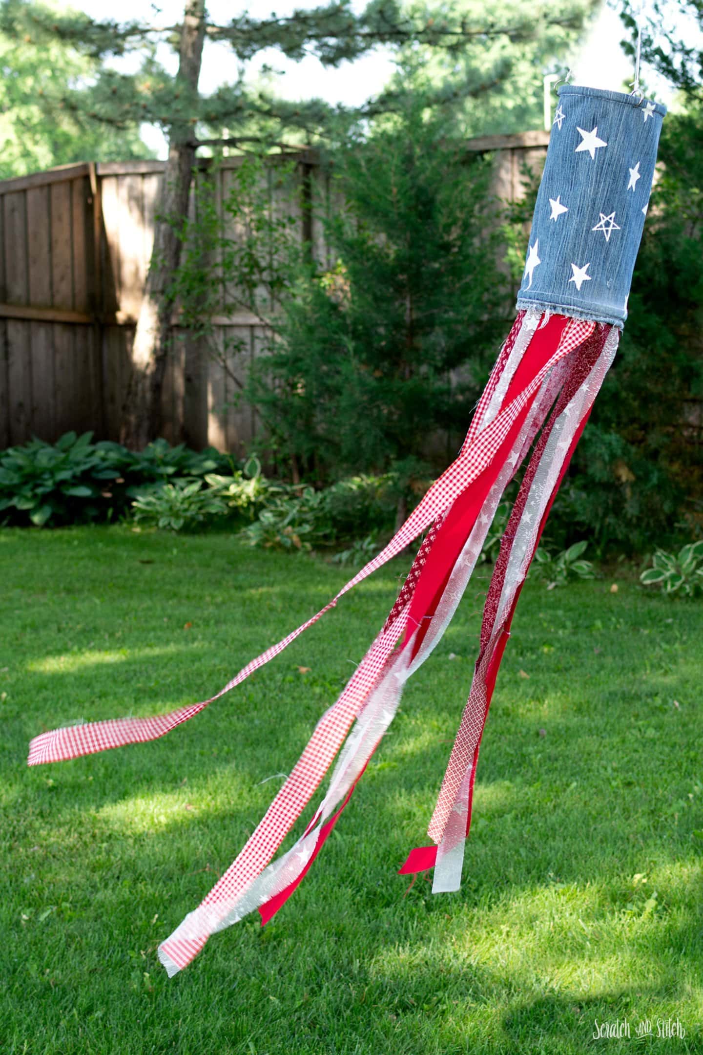 These Unique and Awesome DIY Upcycle Jean Projects are going to totally inspire you to create something fabulous! So many choices… which one is going to be on your to do list?