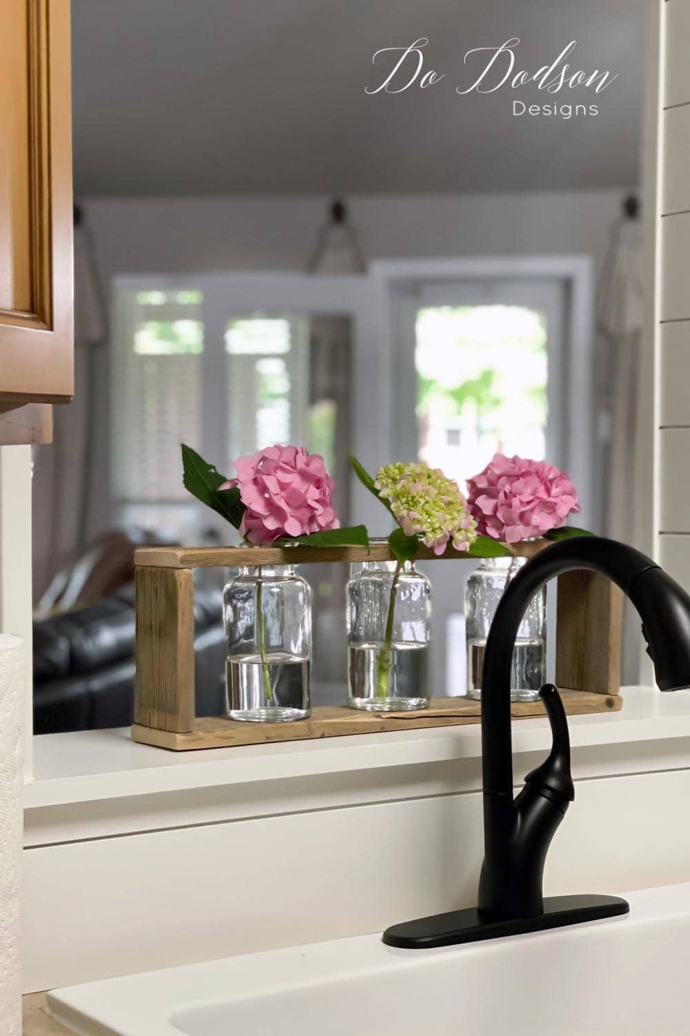 This collection of Fabulous Farmhouse DIY Craft Projects is amazing! All of these DIYS are just waiting for you to create them! With all these spot on tutorials from a ton of top notch Farmhouse Blogs.. it is easy!
