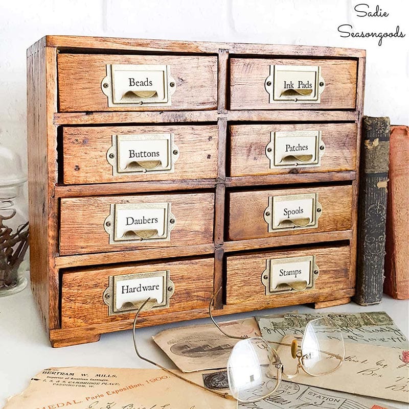 Charming and Chic Farmhouse Thrift Store Makeovers are going to Inspire you to create your own original diy project that will be amazing!